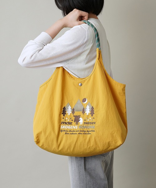 moz(モズ)の「【moz(モズ)】軽量 収納力 しっかり お買い物 にも 刺繍 マルシェバッグ ZUPS-01(ショルダーバッグ・レディース・マスタード/ブラック/ライトグリーン/グレイッシュブルー/ライトグレー/ホワイト・ONE SIZE)」の13枚目の写真
