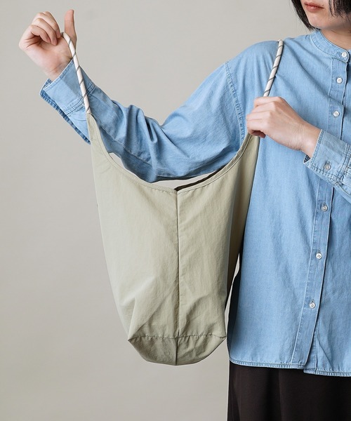 moz(モズ)の「【moz(モズ)】軽量 収納力 しっかり お買い物 にも 刺繍 マルシェバッグ ZUPS-01(ショルダーバッグ・レディース・マスタード/ブラック/ライトグリーン/グレイッシュブルー/ライトグレー/ホワイト・ONE SIZE)」の17枚目の写真
