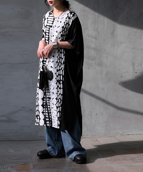 antiqua(アンティカ)の「コクーンシルエット 立体柄 配色 ワンピース(ワンピース・レディース・ブラック・ONESIZE)」の2枚目の写真