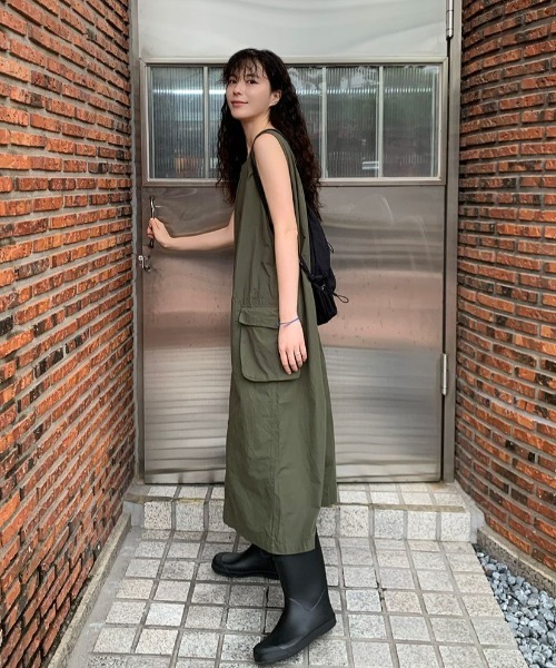 FAVORITO(ファヴォリート)の「ノースリーブワンピース(ワンピース・レディース・カーキ/ブラック・F)」の16枚目の写真