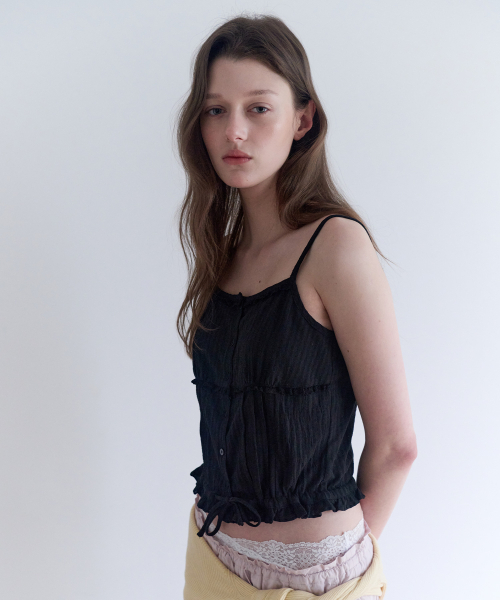 ROLAROLA(ロラロラ)の「PINTUCK LACE CROP SLEEVELESS BLOUSE BLACK(シャツ/ブラウス・レディース・ブラック・FREE)」の2枚目の写真
