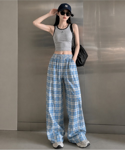 Chiina（チーナ）の「【Chiina】ルーズシルエット チェックワイドパンツ（その他パンツ・レディース・ネイビー/ライトブルー/ブラック・MEDIUM/SMALL）」の7枚目の写真