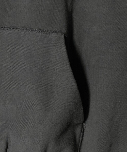 FOG ESSENTIALS(エフオージーエッセンシャルズ)の「<FEAR OF GOD ESSENTIALS>90S フーディー(パーカー・メンズ・ダークグレー/ナチュラル・L/M/S/XS)」の6枚目の写真