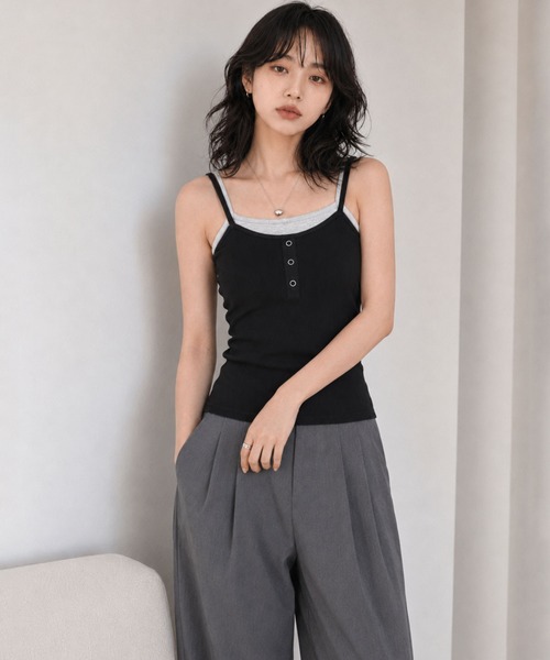 Dita Muaj.(ディータムアージュ)の「カップ付きレイヤード風ヘンリーキャミ(Tシャツ/カットソー・レディース・ブラック/ブラウン/オフホワイト・FREE)」の2枚目の写真
