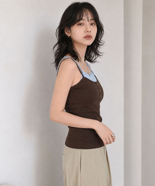 Dita Muaj.(ディータムアージュ)の「カップ付きレイヤード風ヘンリーキャミ(Tシャツ/カットソー・レディース・ブラック/ブラウン/オフホワイト・FREE)」の19枚目の写真