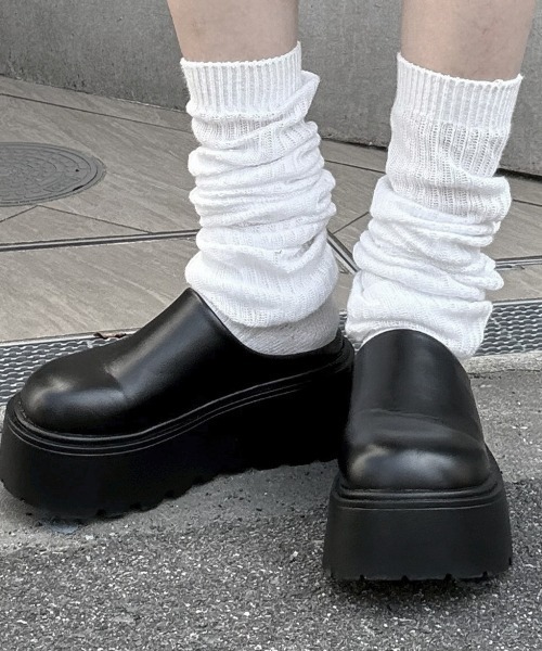 YACA(ヤーカ)の「Sabot Sandal/サボサンダル(サンダル・レディース・ブラック・1/2)」の4枚目の写真