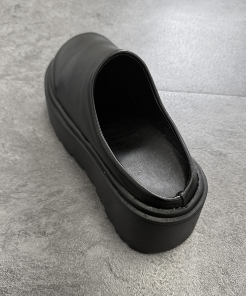 YACA(ヤーカ)の「Sabot Sandal/サボサンダル(サンダル・レディース・ブラック・1/2)」の9枚目の写真