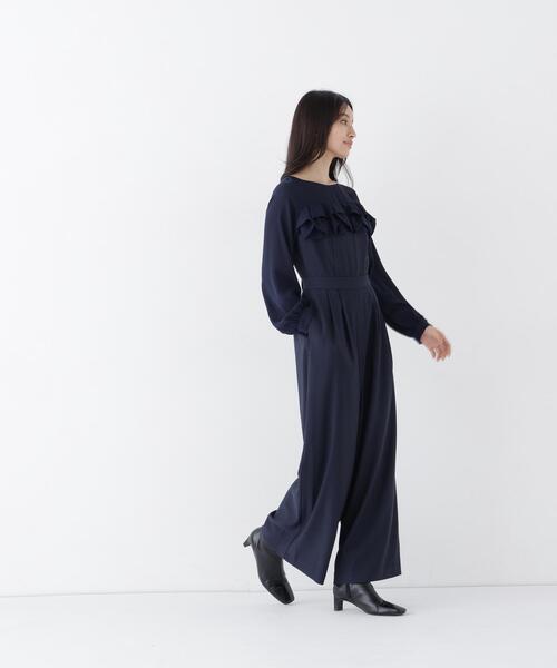 NATURAL BEAUTY BASIC(ナチュラルビューティーベーシック)の「ボリュームフリルオールインワン(サロペット/オーバーオール・レディース・ネイビー/ライトグリーン・フリ-)」の4枚目の写真