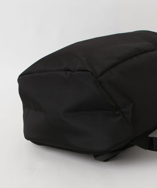 incase(インケース)の「INCO500102-BLK Incase Grid Backpack 18L - Black(バックパック/リュック・メンズ・ブラック・ONE SIZE)」の19枚目の写真