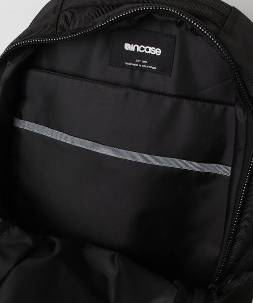 incase(インケース)の「INCO500102-BLK Incase Grid Backpack 18L - Black(バックパック/リュック・メンズ・ブラック・ONE SIZE)」の20枚目の写真