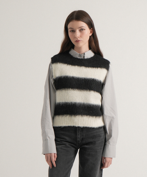 VLETI（ブレッティ）の「Wool Stripe Brush Knit Vest (Black)（ニット/セーター・レディース・ブラック・FREE）」の2枚目の写真