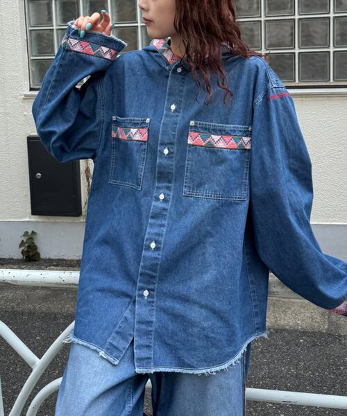 SOUNDSGOOOOD(サウンズグッド)の「【SOUNDS GOOOOD 】チロリアンテープデニムシャツ(シャツ/ブラウス・メンズ・ブラック/ブルー・ONE SIZE)」の2枚目の写真