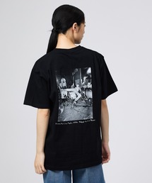 ＋81BRANCA（ハチイチブランカ）の「【+81BRANCA/ハチイチブランカ 】Charles Peterson-Kurt cobain PHOTO tee / カート・コバーン / フォトTシャツ / ユニセックス（Tシャツ/カットソー）」