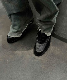 CONZ（コンズ）の「EMBOSSED LOAFERS BLACK BLACK PAISLEY（ローファー）」