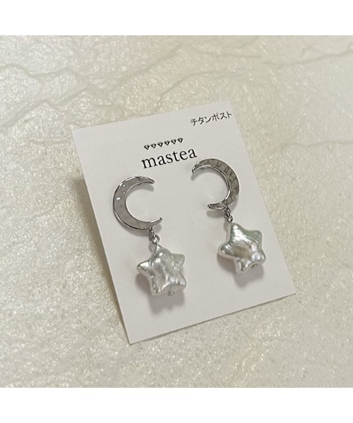 tone(トーン)の「【mastea】チタン/メタルムーン×淡水パールスターピアス(MA)(ピアス(両耳用)・レディース・シルバー/ゴールド・FREE)」の3枚目の写真