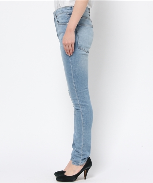 SEVENDAYS=SUNDAY（セブンデイズサンデイ）の「ＣＨＥＡＰ　ＭＯＮＤＡＹ　Ｓｔｏｎｅｗａｓｈスキニー（その他パンツ・レディース・ブルー・26inch/27inch/32inch/25inch/28inch/30inch）」の3枚目の写真