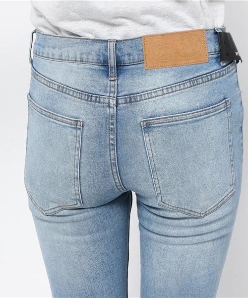 SEVENDAYS=SUNDAY（セブンデイズサンデイ）の「ＣＨＥＡＰ　ＭＯＮＤＡＹ　Ｓｔｏｎｅｗａｓｈスキニー（その他パンツ・レディース・ブルー・26inch/27inch/32inch/25inch/28inch/30inch）」の6枚目の写真