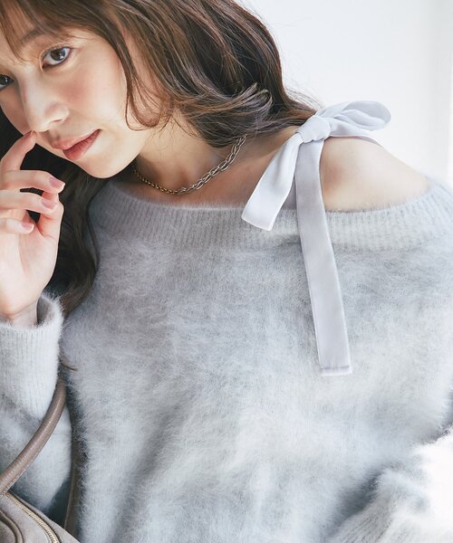 La boutique BonBon（ラブティックボンボン）の「【最強愛されニット】へアリーウールカシミヤ混ワンショルリボンニット（ニット/セーター・レディース・ネイビー/ライトグレー/ピンク・FREE）」の7枚目の写真
