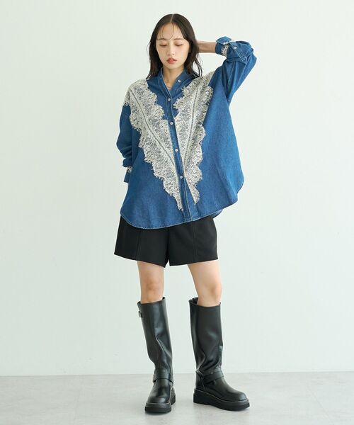 earth music&ecology(アースミュージックアンドエコロジー)の「レースデニムシャツ(シャツ/ブラウス・レディース・ブラック/ブルー/ネイビー/サックスブルー・FREE)」の9枚目の写真
