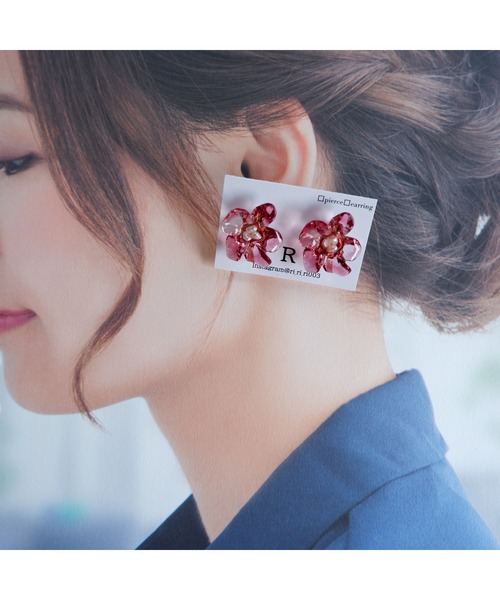 tone（トーン）の「【R】1087e　クリアフラワーイヤリング(MA)（イヤリング・レディース・ワインレッド・FREE）」の2枚目の写真