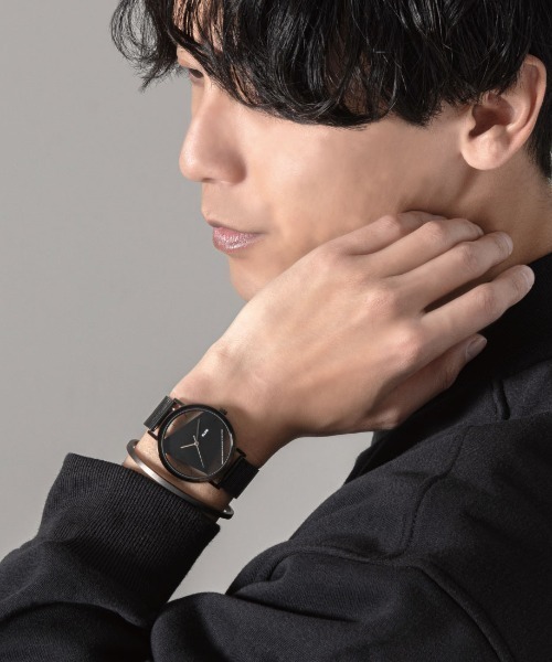 KLON（クローン）の「KLON INVISIBLE UNIVERSAL SHAPES [triangle] 38mm - MESH STRAP -（アナログ腕時計・メンズ・ブラック/シルバー・FREE）」の16枚目の写真