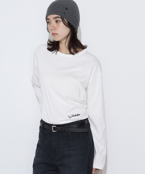COMME CA Wardrobe(コムサワードローブ)の「スビンコットン100/2天竺 刺繍入りロンT(Tシャツ/カットソー・レディース・ブラウン/イエロー/ブラック/オフホワイト・FREE)」の2枚目の写真