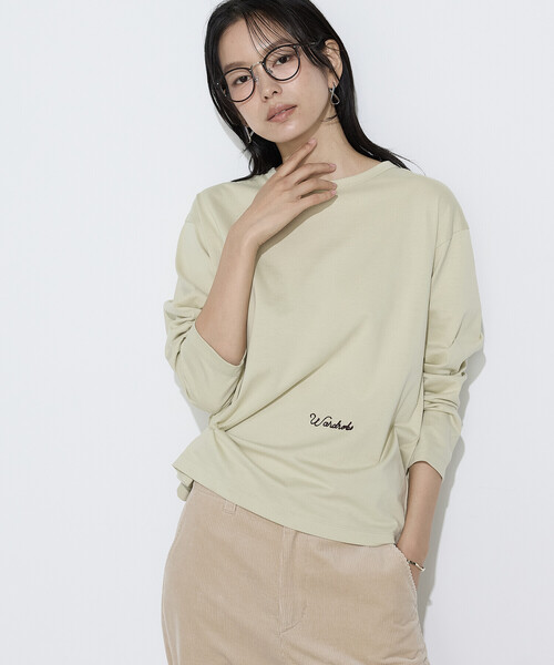 COMME CA Wardrobe(コムサワードローブ)の「スビンコットン100/2天竺 刺繍入りロンT(Tシャツ/カットソー・レディース・ブラウン/イエロー/ブラック/オフホワイト・FREE)」の4枚目の写真