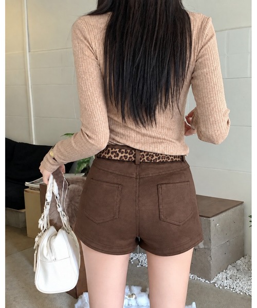 inst.ALL(インストール)の「レオパードベルト付きフェイクスエードショートパンツ(その他パンツ・レディース・ベージュ/モカ/ブラック・S/L/M)」の18枚目の写真