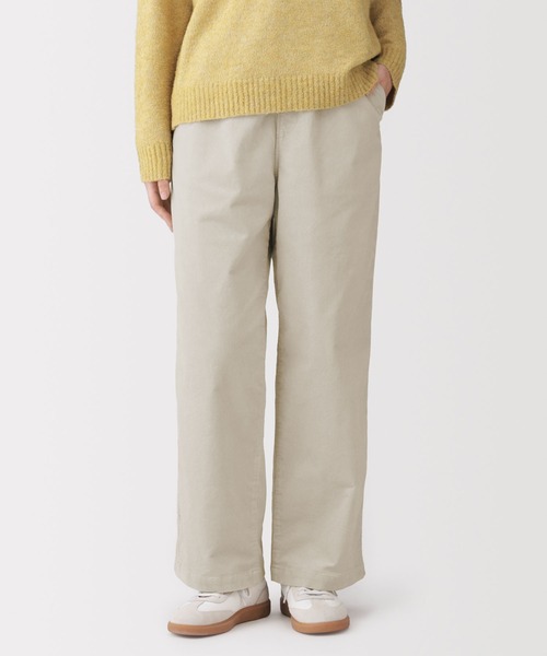 無印良品(ムジルシリョウヒン)の「婦人 ストレッチコーデュロイイージーストレートパンツ(その他パンツ・レディース・ブラック/ブルー系/ブラウン/ダークグレー/オレンジ系/オフホワイト・XS/S/L/XL/M/XXL)」の1枚目の写真