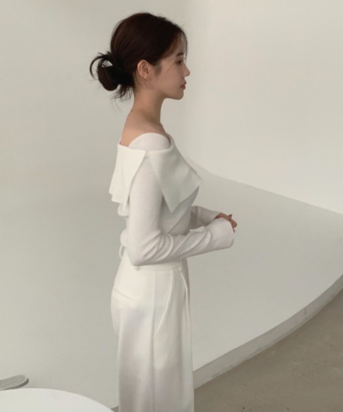 Aelina（エリナ）の「ボートネック長袖ニットトップス（ニット/セーター・レディース・ホワイト/ブラック/ベージュ・FREE）」の6枚目の写真