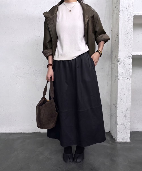 MAIA(マイア)の「冬のボリュームスカート(バラクラバ付き)(スカート・レディース・アイボリー/ベージュ/カーキ/チャコールグレー/ブラック/ブラウン・LARGE/MEDIUM)」の8枚目の写真