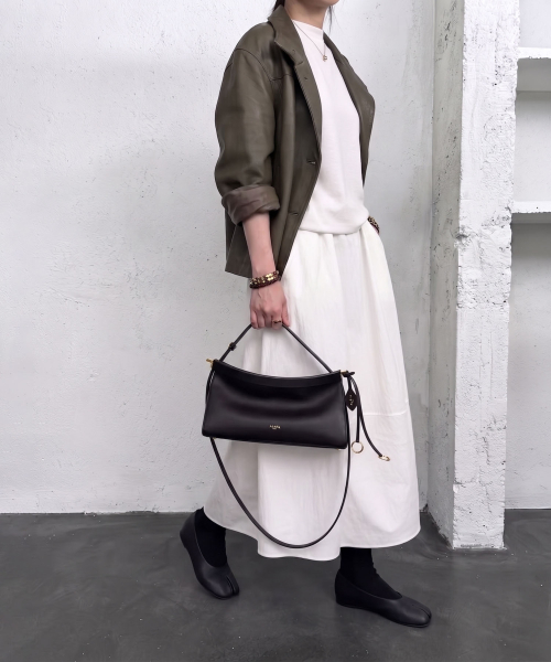 MAIA(マイア)の「冬のボリュームスカート(バラクラバ付き)(スカート・レディース・アイボリー/ベージュ/カーキ/チャコールグレー/ブラック/ブラウン・LARGE/MEDIUM)」の7枚目の写真
