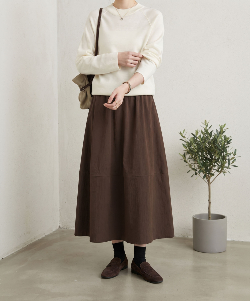 MAIA(マイア)の「冬のボリュームスカート(バラクラバ付き)(スカート・レディース・アイボリー/ベージュ/カーキ/チャコールグレー/ブラック/ブラウン・LARGE/MEDIUM)」の11枚目の写真