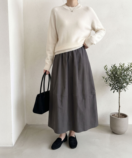 MAIA(マイア)の「冬のボリュームスカート(バラクラバ付き)(スカート・レディース・アイボリー/ベージュ/カーキ/チャコールグレー/ブラック/ブラウン・LARGE/MEDIUM)」の9枚目の写真