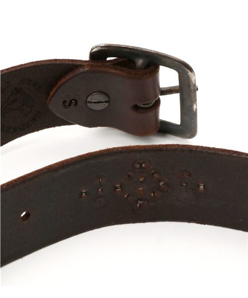 HYSTERIC GLAMOUR（ヒステリックグラマー）の「OLD STUD×HYSTERIC/STAMPED HYSTERIC LOGOベルト（ベルト・メンズ・ダークブラウン・MEDIUM/SMALL）」の4枚目の写真