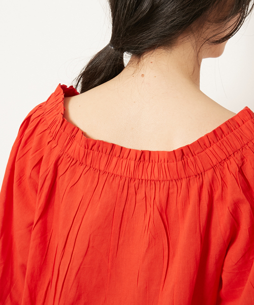 AMERICAN RAG CIE（アメリカンラグシー）の「AMERICAN RAG CIE 2WAYコットンボイル オフショルダー ブラウス【WEB限定】（シャツ/ブラウス・レディース・ブラック/ロイヤルブルー/オレンジ・FREE）」の15枚目の写真