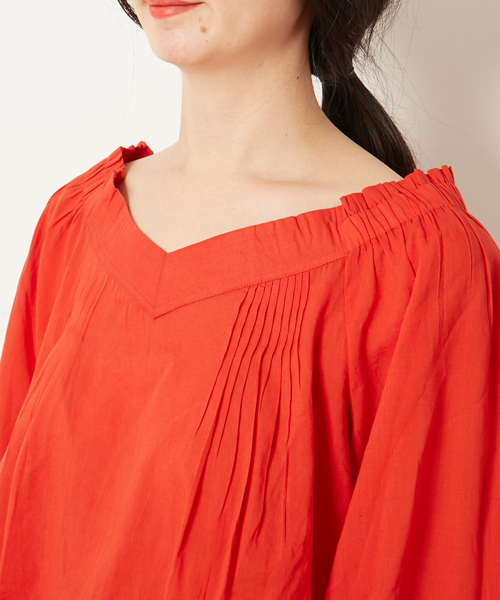 AMERICAN RAG CIE（アメリカンラグシー）の「AMERICAN RAG CIE 2WAYコットンボイル オフショルダー ブラウス【WEB限定】（シャツ/ブラウス・レディース・ブラック/ロイヤルブルー/オレンジ・FREE）」の4枚目の写真