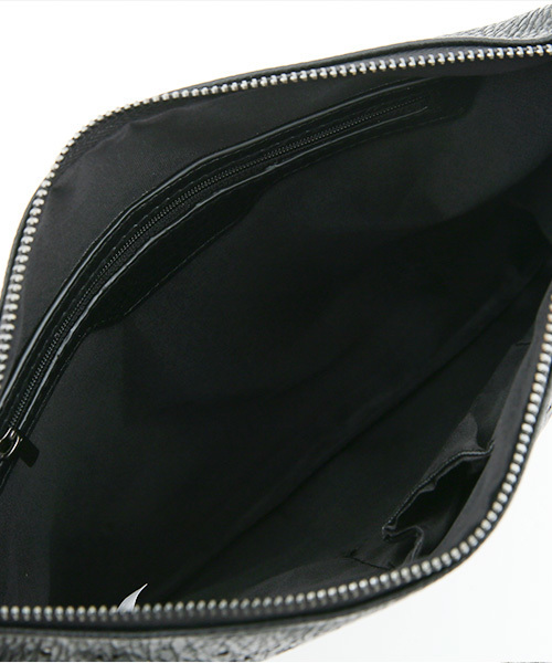 Luz Llena (NEY)（ラズレナニー）の「[2way]フェイクレザーパンチングクラッチバッグ（クラッチバッグ・レディース・ホワイト/ブラック・ﾌﾘ-）」の15枚目の写真