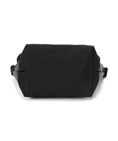 Manhattan Portage(マンハッタンポーテージ)の「Mat Vinyl Casual Messenger Bag(メッセンジャーバッグ・メンズ・ブラック/ダークネイビー・X-SMALL)」の6枚目の写真