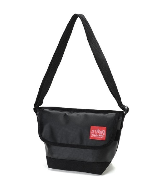 Manhattan Portage(マンハッタンポーテージ)の「Mat Vinyl Casual Messenger Bag(メッセンジャーバッグ・メンズ・ブラック/ダークネイビー・X-SMALL)」の9枚目の写真