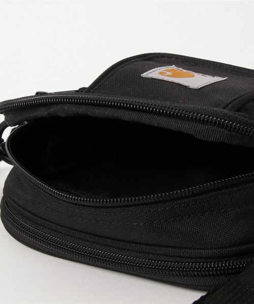 Carhartt WIP（カーハートダブリューアイピー）の「ESSENTIALS BAG, SMALL（ショルダーバッグ・メンズ・ブラック/ブラウン/カモフラージュ・ONE SIZE）」の4枚目の写真