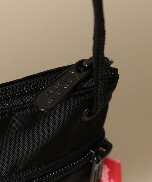Manhattan Portage(マンハッタンポーテージ)の「〔別注〕Manhattan Portage (マンハッタンポーテージ) サコッシュ MEDIUM ブラック(ショルダーバッグ・キッズ・ブラック・FREE)」の5枚目の写真