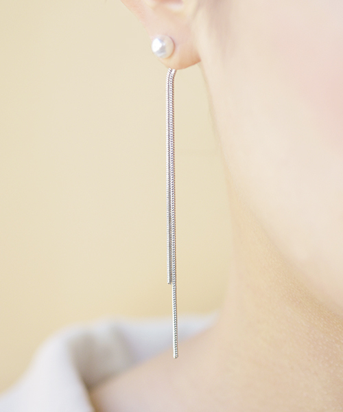 Fun & Daily（ファンアンドデイリー）の「F&D : ドロップチェーンピアス（ピアス（両耳用）・レディース・ゴールド/シルバー・FREE）」の2枚目の写真