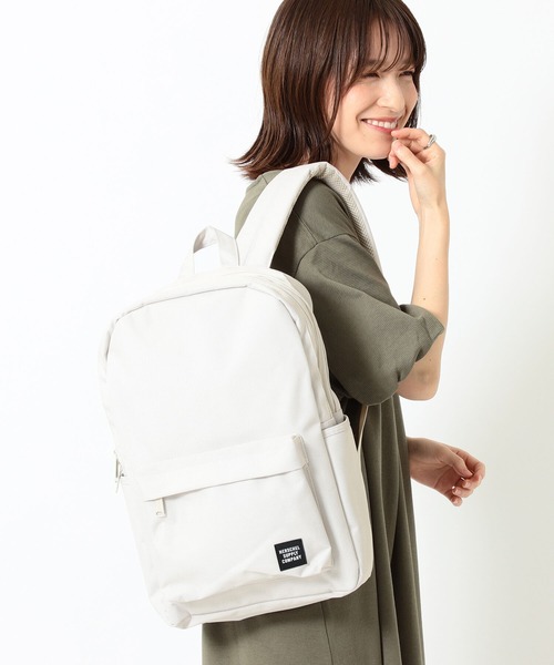 B:MING by BEAMS(ビーミングバイビームス)の「Herschel Supply × B:MING by BEAMS / 別注 CLASSIC MID 21SS(バックパック/リュック)」|ホワイト系その他