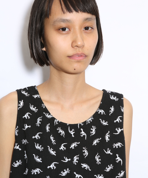 i（アイ）の「恐竜プリントショートタンク（Tシャツ/カットソー・レディース・ホワイト/ブラック・ﾌﾘ-）」の5枚目の写真