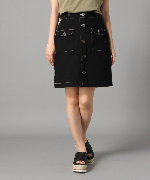 LOWRYS FARM（ローリーズファーム）の「フロントボタンミニスカート　831874（スカート・レディース・ブラック/ベージュ/イエロー/アイボリー・FREE）」の3枚目の写真