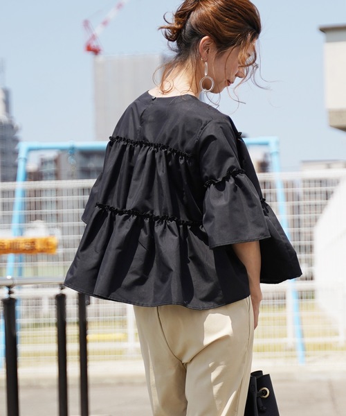 reca（レカ）の「ティアードボリュームブラウス（シャツ/ブラウス・レディース・ホワイト/ブラック/ベージュ/テラコッタ・M）」の9枚目の写真