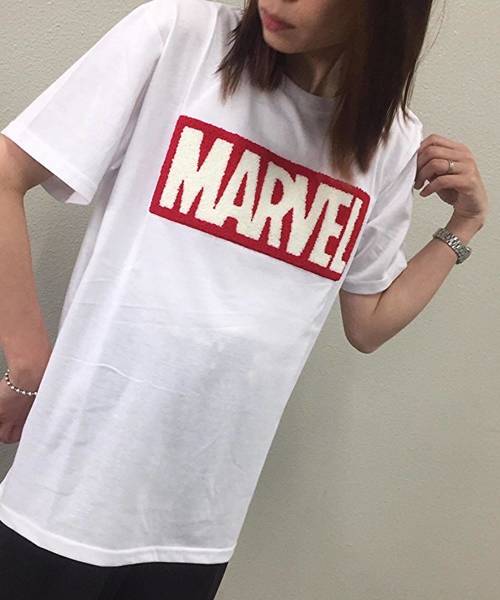 MARVEL（マーベル）の「【MARVEL/マーベル】サガラロゴTシャツ/レディース Tシャツ 半袖（Tシャツ/カットソー・レディース・ブラック/オフホワイト・MEDIUM/LARGE）」の2枚目の写真