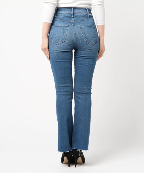 mother(マザー)の「MOTHER(マザー) MOTHER THE HUSTLER ANKLE FRAY(デニムパンツ・レディース・ブルー・23/24)」の3枚目の写真