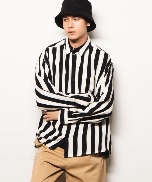 WEGO（ウィゴー）の「WEGO/ワイドストライプビッグシルエットシャツ（シャツ/ブラウス・メンズ・ホワイト系その他4/ブラック系その他4/ベージュ系その他4・MEDIUM/LARGE）」の2枚目の写真